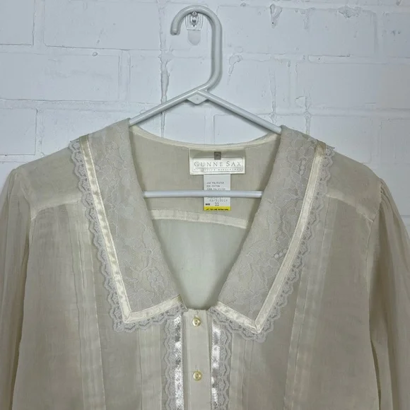Vintage Gunne Sax Button Up Top with Lace Collar - Picture 6 of 8